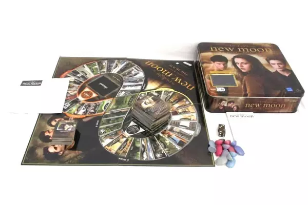 Twilight New Moon The Movie Board Game 2009 Cardinal Summit Metal Tin