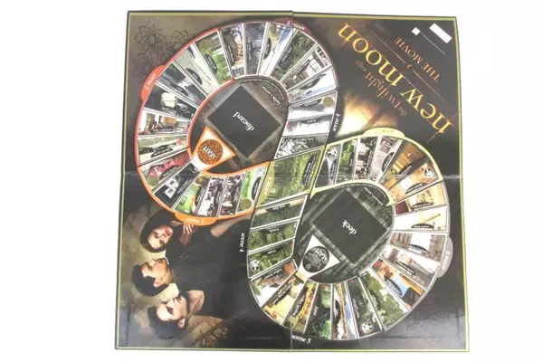 Twilight New Moon The Movie Board Game 2009 Cardinal Summit Metal Tin
