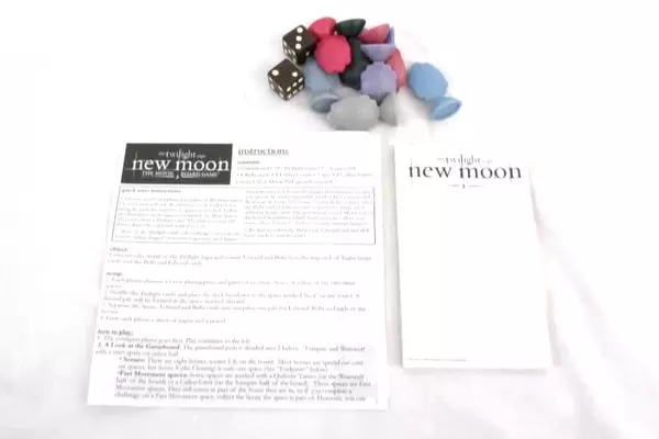 Twilight New Moon The Movie Board Game 2009 Cardinal Summit Metal Tin