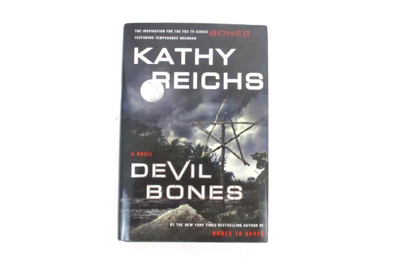 Devil Bones Kathy Reichs 2008 Scribner First Edition Hardcover with Dust Jacket