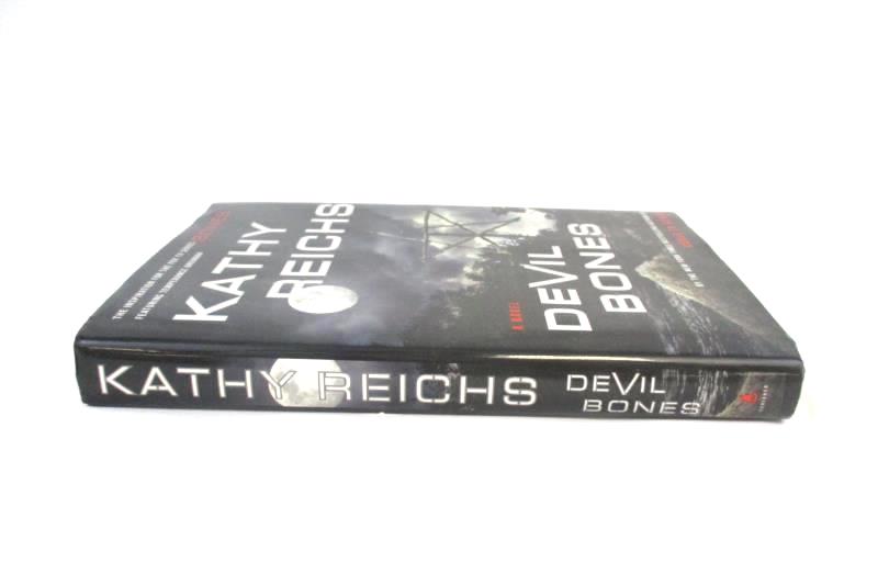 Devil Bones Kathy Reichs 2008 Scribner First Edition Hardcover with Dust Jacket