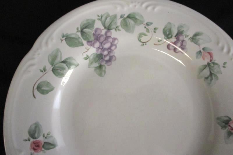 Pfaltzgraff Vintage Dessert Salad Plate 8 Inch Grapevine Pattern USA Replacement
