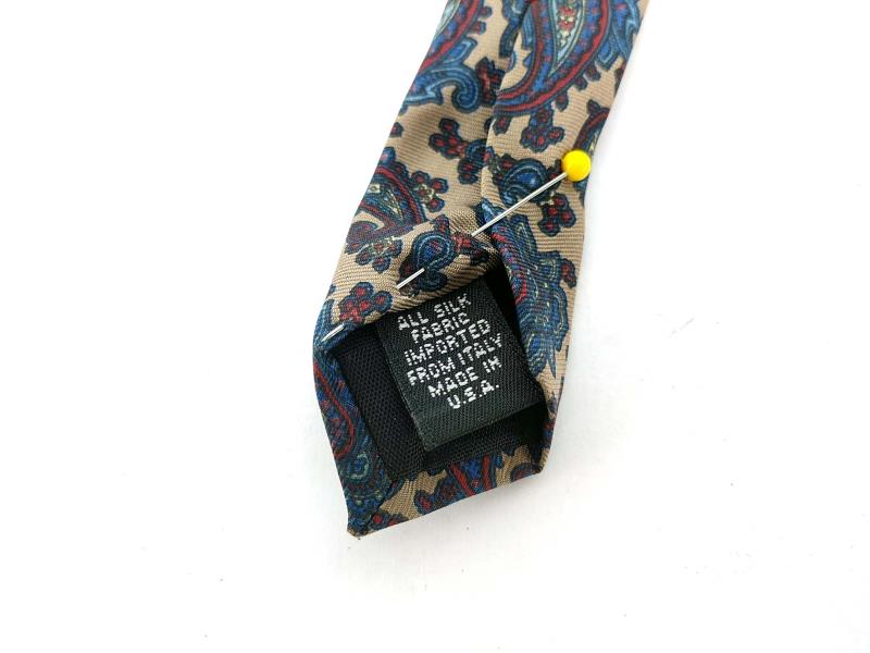 LORD AND TAYLOR Man's Shop Neck Tie Taupe with Blue and Red Paisleys 100% Silk