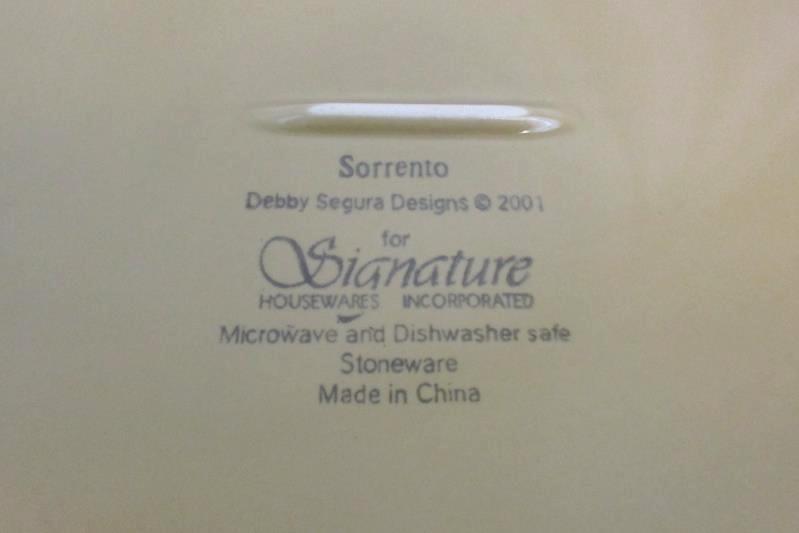 Signature Housewares Sorrento Stoneware Serving Plate 14in Leaf Design Gold