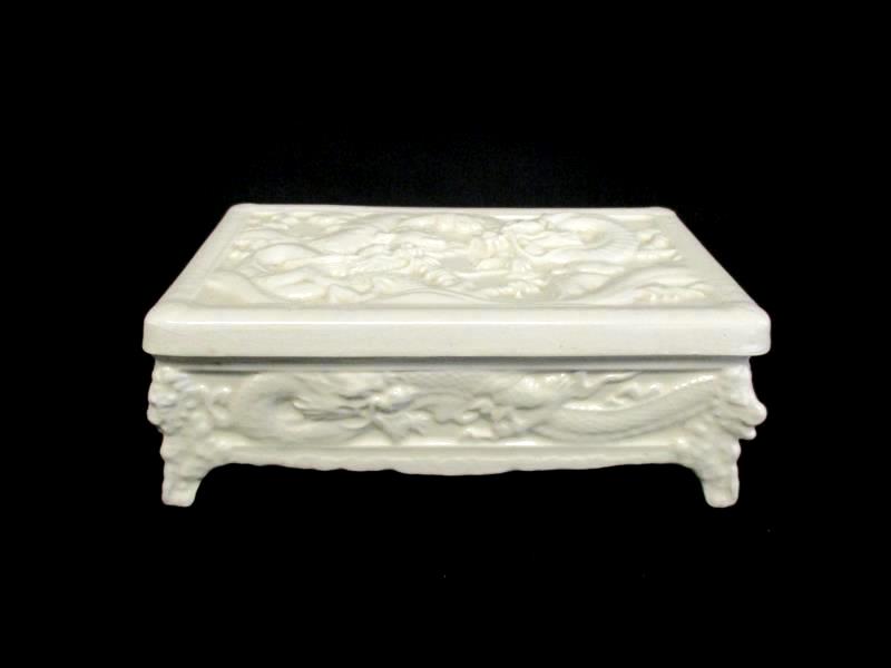 Vintage Porcelain Jewelry Box Asian Dragon Off White Footed 6.25 x 3.75in