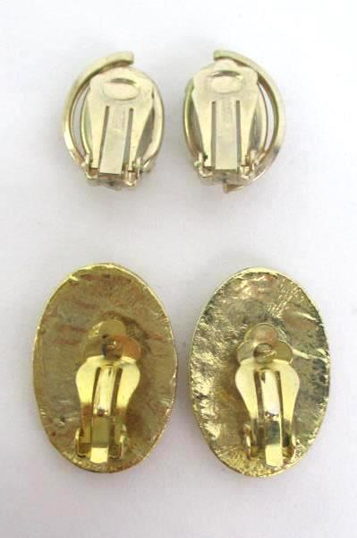 Victorian Cameo Earrings Clip On 2 Pairs Glass Gold Tone Brass Costume Jewelry