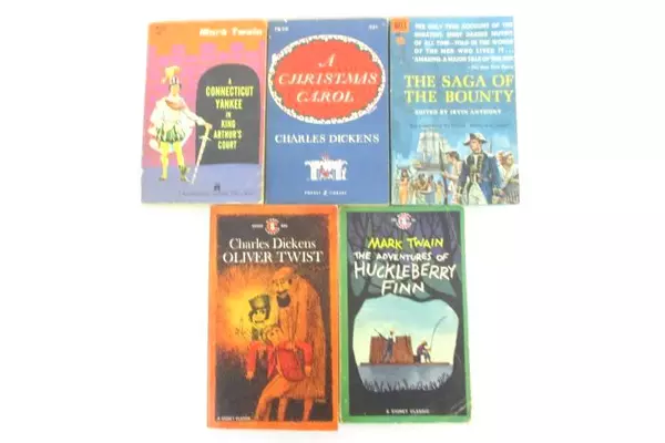 Lot of 5 Classic Novels Vintage Paperback Oliver Twist Adventures of Huck Finn