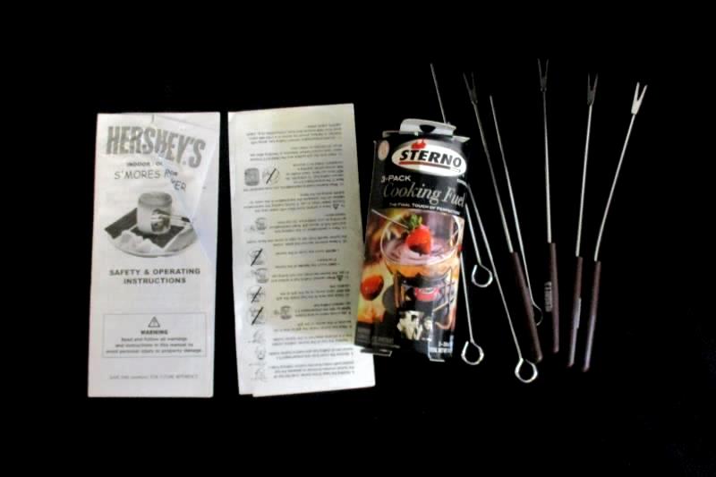 2004 Hershey's Indoor Outdoor S'mores Maker