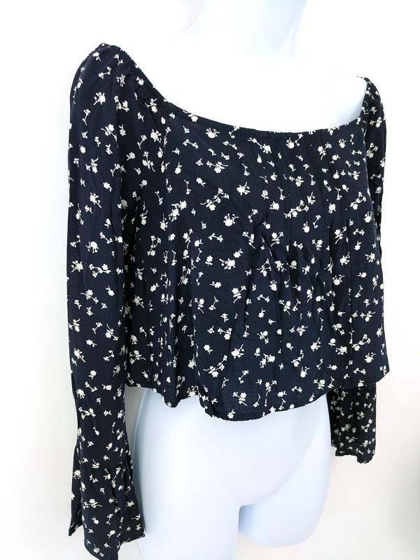 Ninas Stone Cold Fox Women's Crop Top Bell Sleeve Floral Navy Boho Size Medium