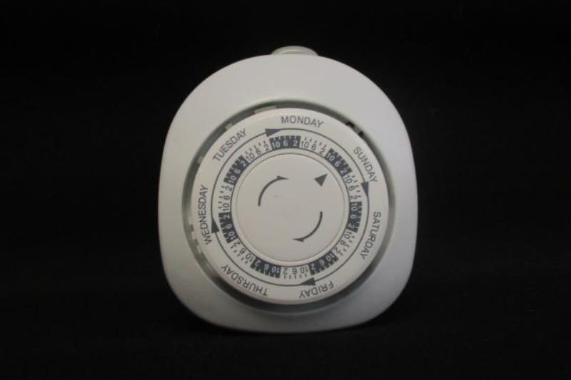 GE Security Timer 15151 Indoor Automatic Light Plug In 125V 60Hz White