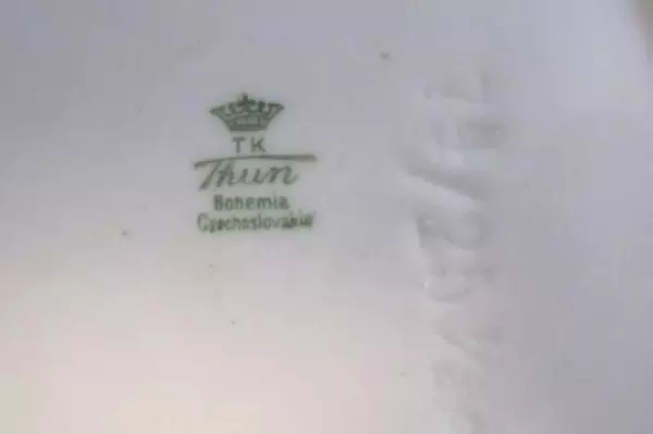 TK Thun Oval Vegetable Bowl Bohemia Czechoslovakia THU172