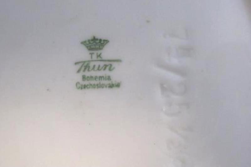 TK Thun Oval Vegetable Bowl Bohemia Czechoslovakia THU172