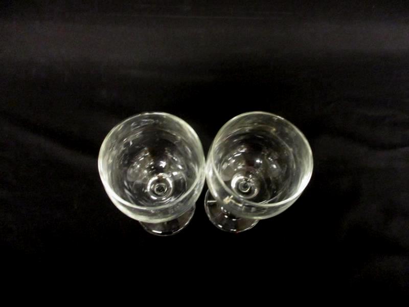 Set of 2 Wine Glasses Clear With Stem 5.5" Tall Dinner Parties Dinner Friends