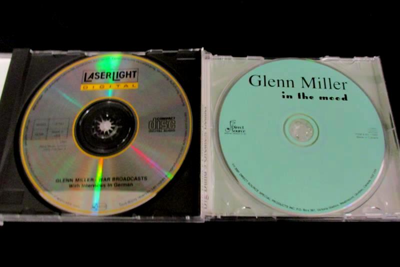 Lot of 2 Glenn Miller CDs In The Mood 2001 WarBroadcasts 1991 Moonlight Serenade
