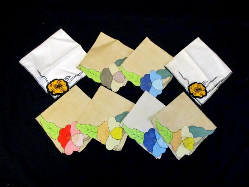 Lot of 8 Vintage Place Mats And Napkins Floral Design White Tan