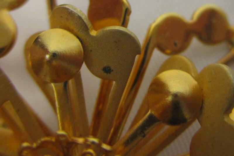 Vintage Gold Tone Floral Brooch And Matching Clip On Earrings Faux Pearl
