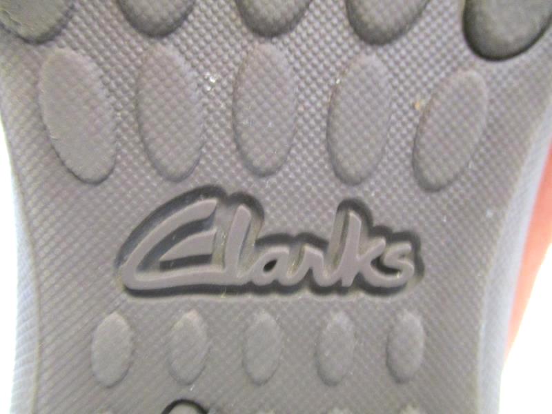 Clarks Leather Slip On Shoes Cushioned Strappy Comfort Walking Women's Size 8M