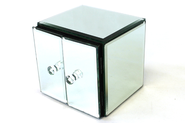 Allure By Jay Cube Shaped Mirrored Jewelry Box