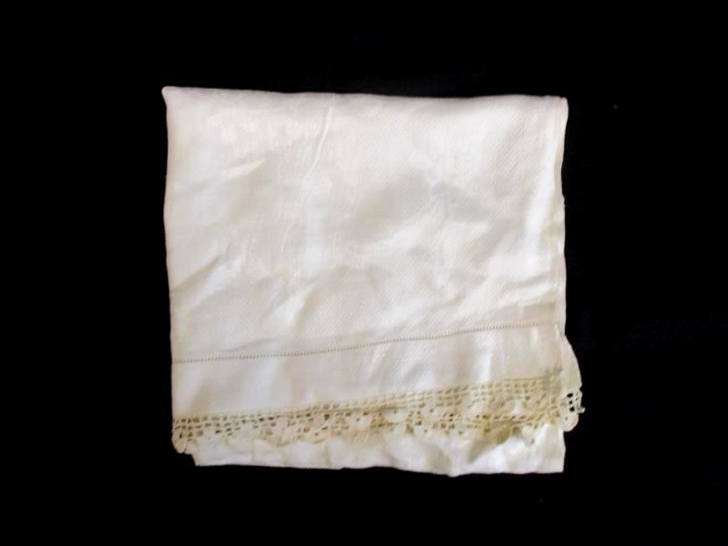 Vintage Small Table Cloth Runner With 2 Handmade Dollies Crochet Beige