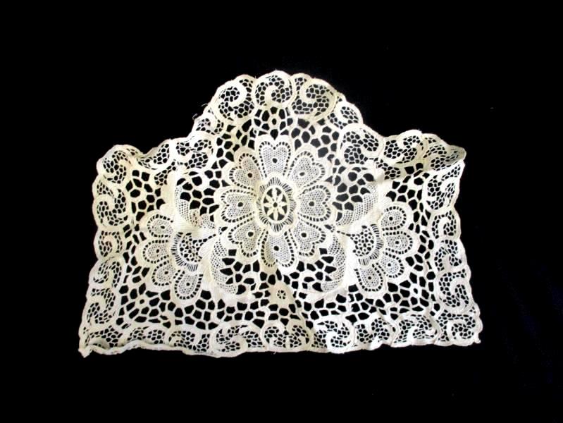 Vintage Small Table Cloth Runner With 2 Handmade Dollies Crochet Beige