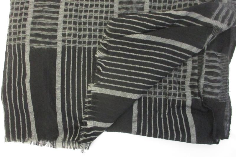 Mossimo Afgan Scarf Gray Black Chunky Plaid Knit One Size Fringe Edges