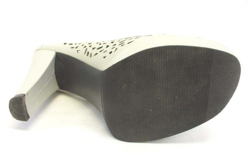 Calvin Klein Christine White Cut Out Platform Heels Women's Size 7.5M