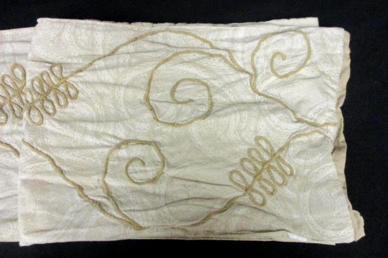Brown Beige Paisley Floral Pattern Table Runner 3D Embroidered Lightweight