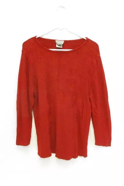 Heirloom Collectibles Red Soft Long Sleeve Top Round Neckline Women's Size Large