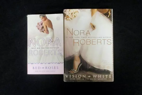 Lot of 2 Nora Roberts PB Bed of Roses Visions in White The Bride Quartet