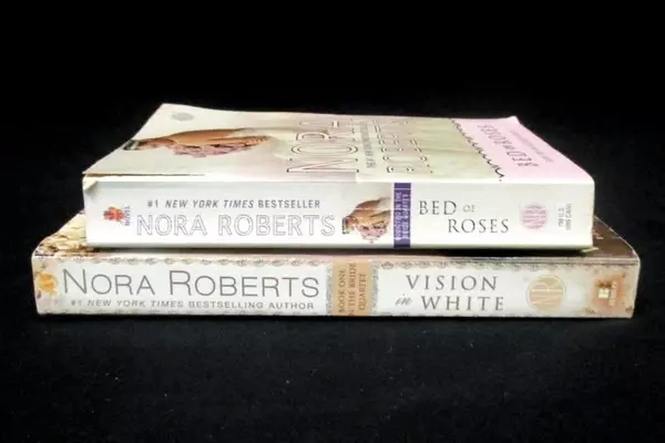Lot of 2 Nora Roberts PB Bed of Roses Visions in White The Bride Quartet