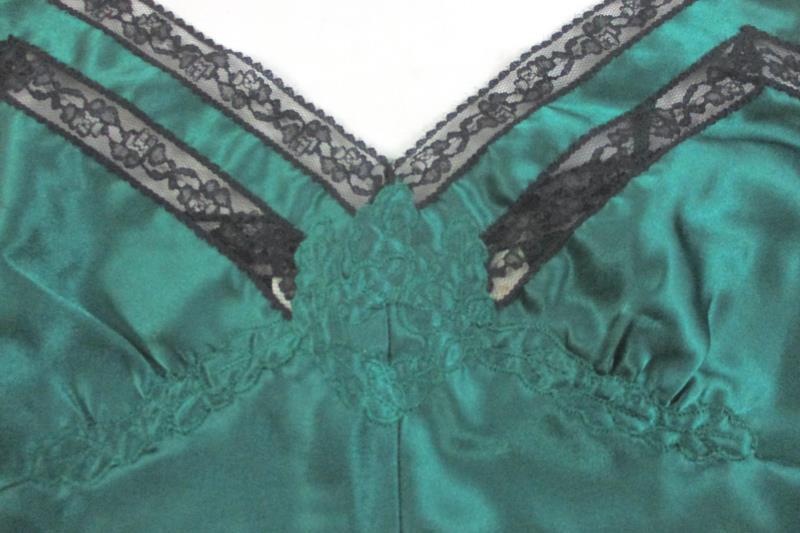 Victoria's Secret Emerald Green Satin Teddy Sleepwear Women's Size M