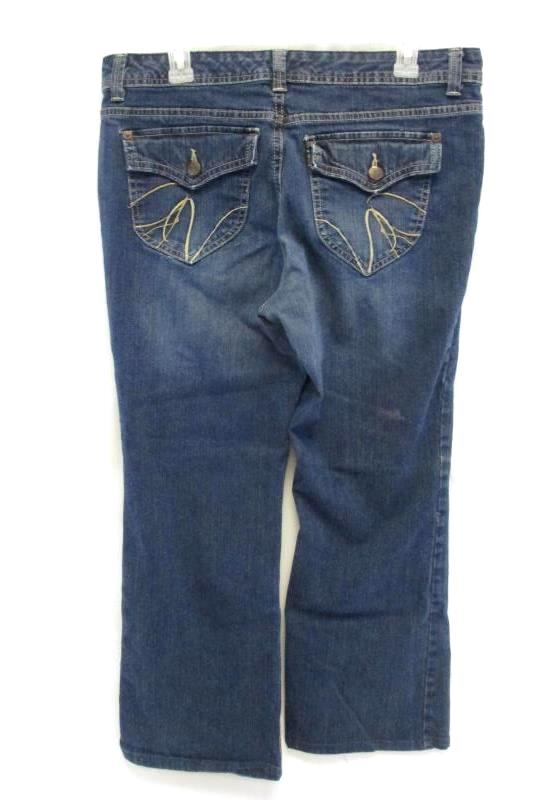 Gloria Vanderbilt Women's Size 10 Short Flare Leg Denim Jeans Button Pockets