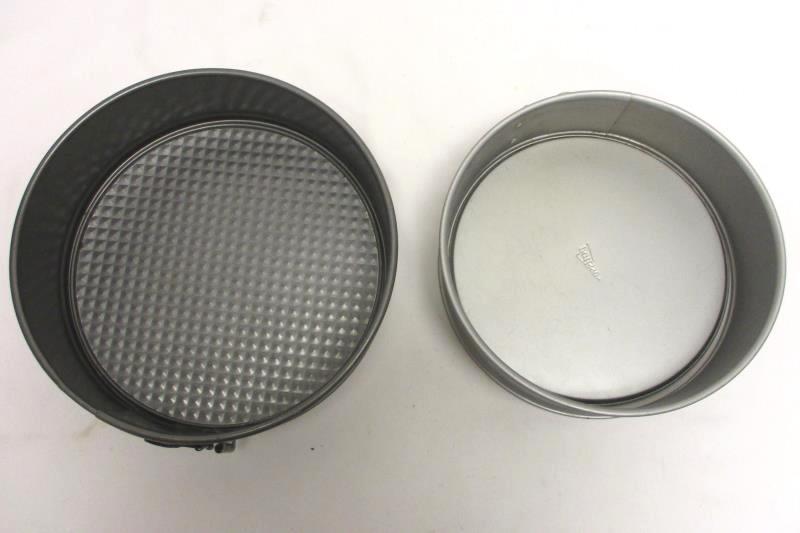 Lot of 5 Cake Pans 2 Patisse 3 Wilton Springform 5 Sizes Non Stick Gray Metal