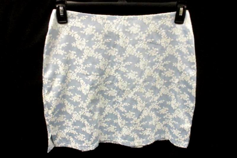 Soda Blu Mini Skirt Blue Satin White Floral Straight Zip Closure Size Medium