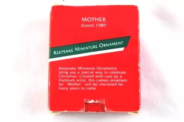 1989 Hallmark Keepsake Mini MOTHER with SWAN Design Miniature Ornament QXM564-5