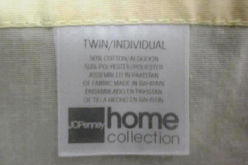 JC Penney's Twin Size Sheet Set Home Collection Floral Fitted Flat Pillowcase