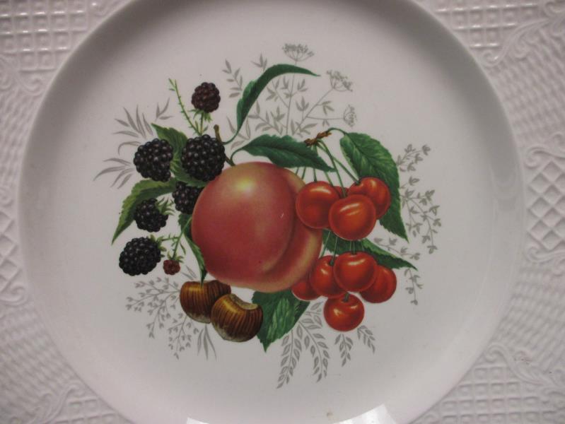 Simpson Pottery Marlborough Old English Dinner Plate Fruits Hazel Nuts 10.5in