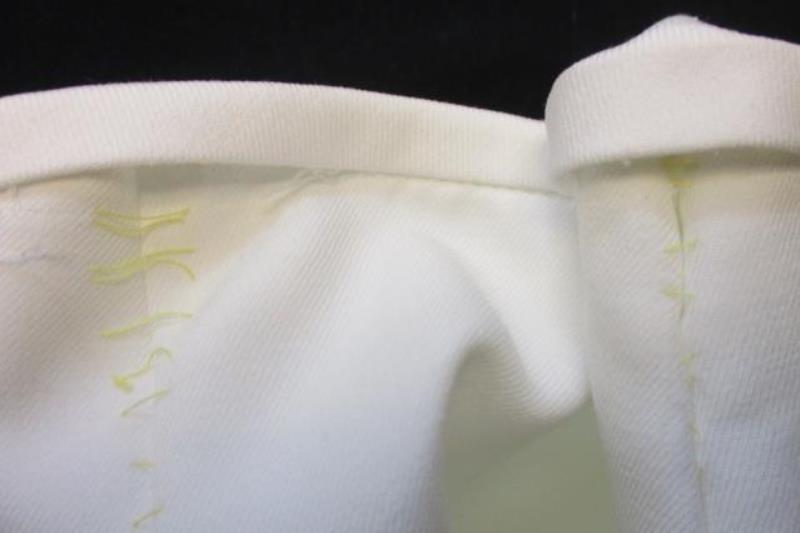 Le Suit Women's Skirt Straight White Pleated Front See Measurements