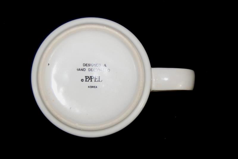 Vintage Papel Coffee Mug Cup Hug Me Giifts Christmas Red White Green