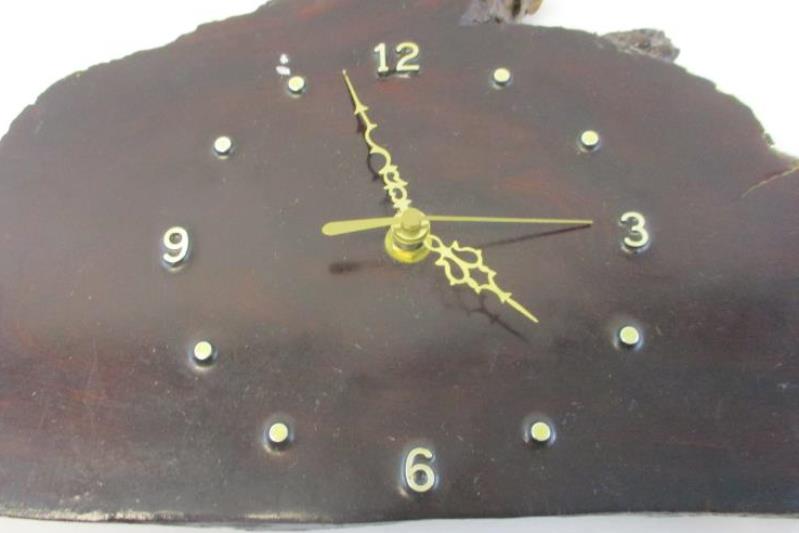 Vintage Live Edge Wooden Wall Clock Polished Battery Operated Gold Toned