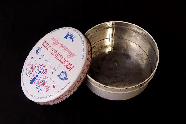Pennsylvania Dutch Braided Mints 14 Oz. Vintage Empty Tin