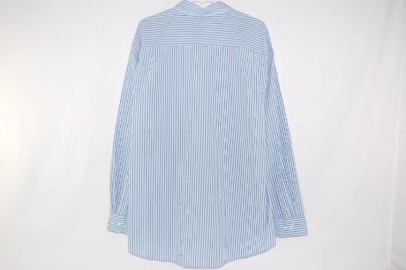 Van Heusen Striped Button Down Shirt Men's Size XL Casual No Iron Long Sleeve