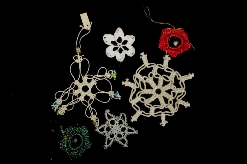 Lot Handmade Christmas Ornaments Snowflakes Flowers Tatted Crochet Macrame