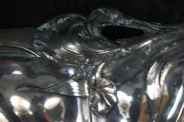 Atq. Reed & Barton Large Metal Fruit Dish Silver Plate Father Mother Children