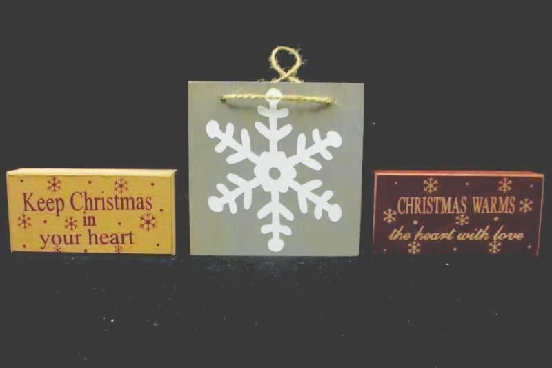 Lot of 5 Christmas Decor Items Ornaments Wooden Plaques Wall Decor Santa