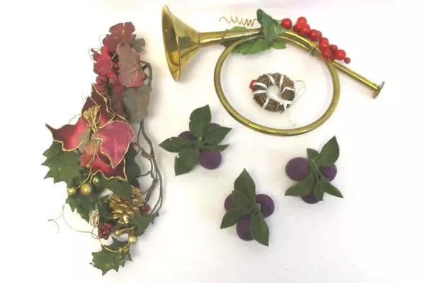 Lot Assorted Christmas Holiday Decor Items Fruits Cones Ornaments Berries Horn
