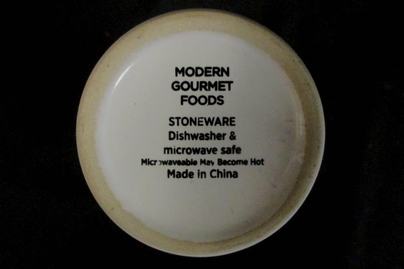 Modern Gourmet Foods Traveler 12 fl oz Mug with Lid White Stoneware Tree Deco
