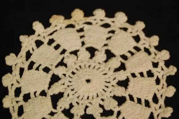 Lot of 4 Crochet Knit Doilies White Ruffle Scalloped Edges Floral Elegant