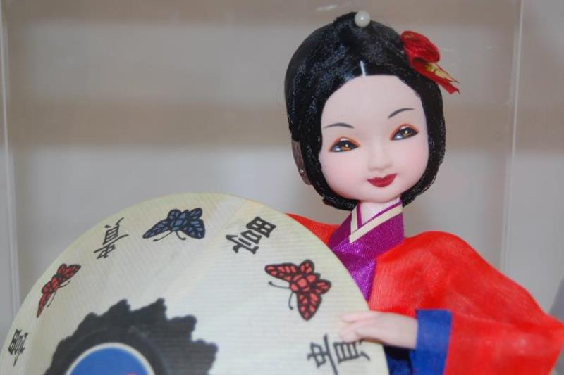 Vintage Geisha Doll With Umbrella Clear Display Box Black Hair Red Blue Dress