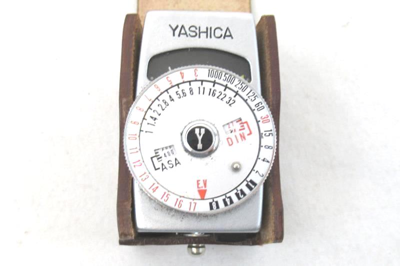 YASHICA YEM 35 Super Shoe Mount Light Meter and Case
